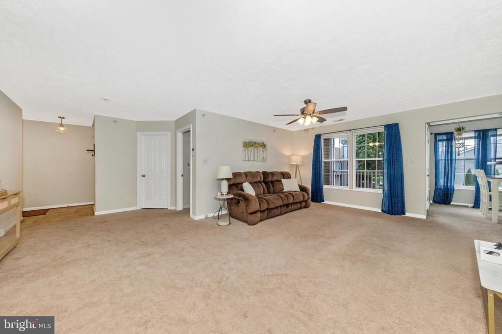 5670 Wade Ct #G