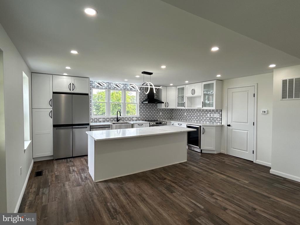 9647 Liberty Rd