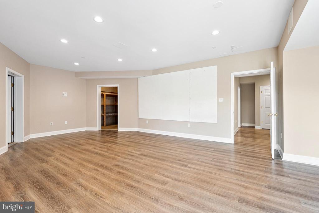 1347 Buckeystown Pike