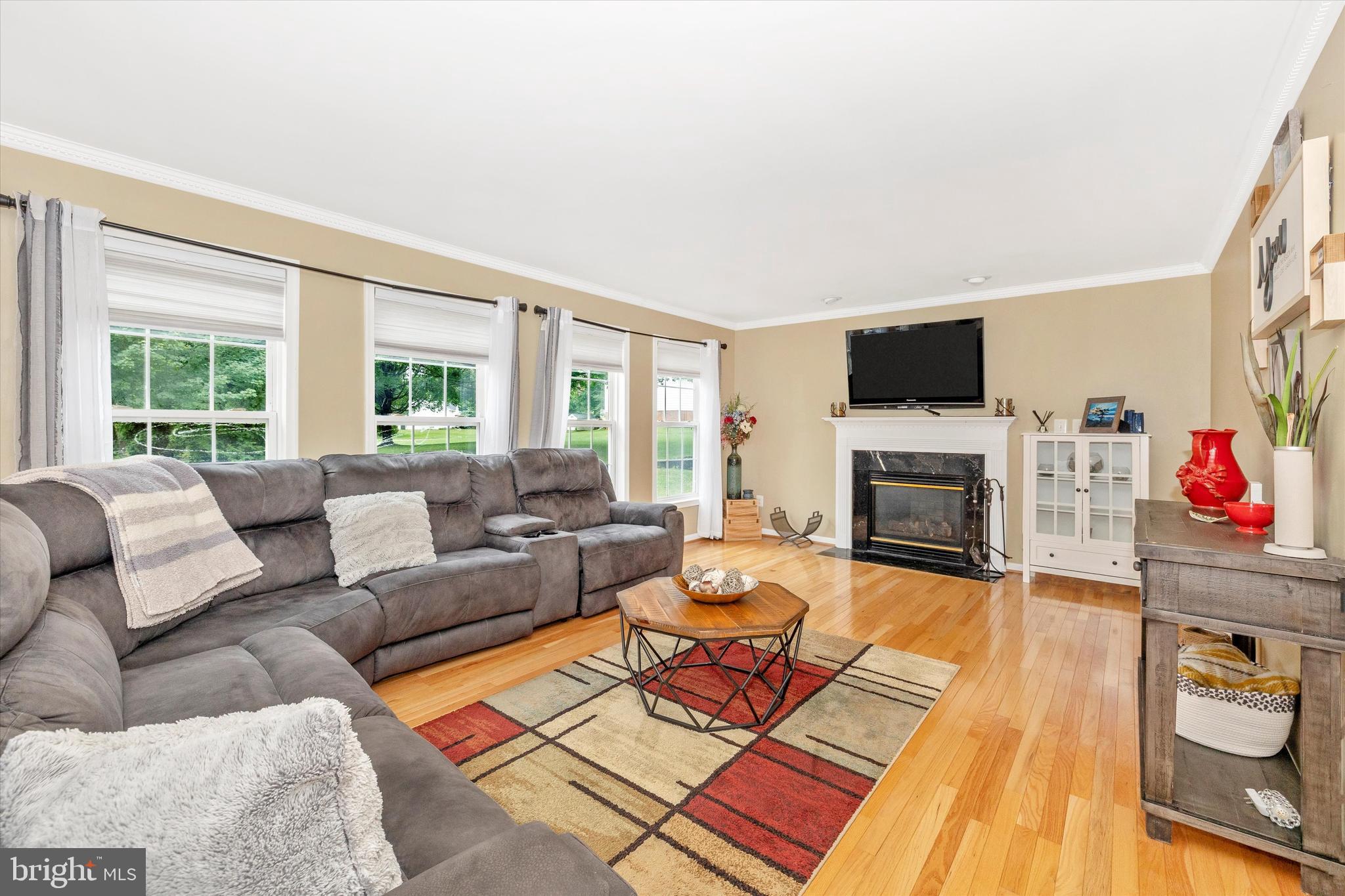 95 Burnside Ct