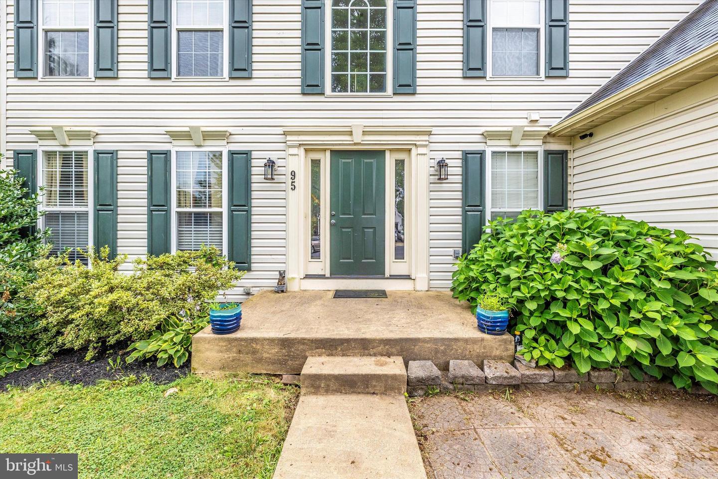 95 Burnside Ct