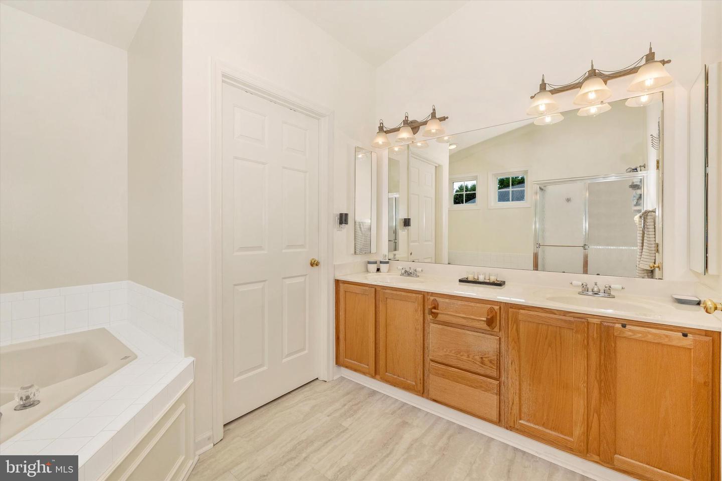 95 Burnside Ct