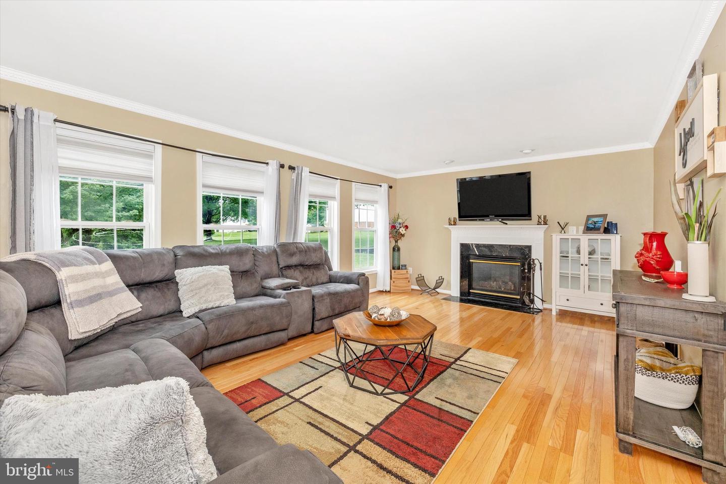 95 Burnside Ct
