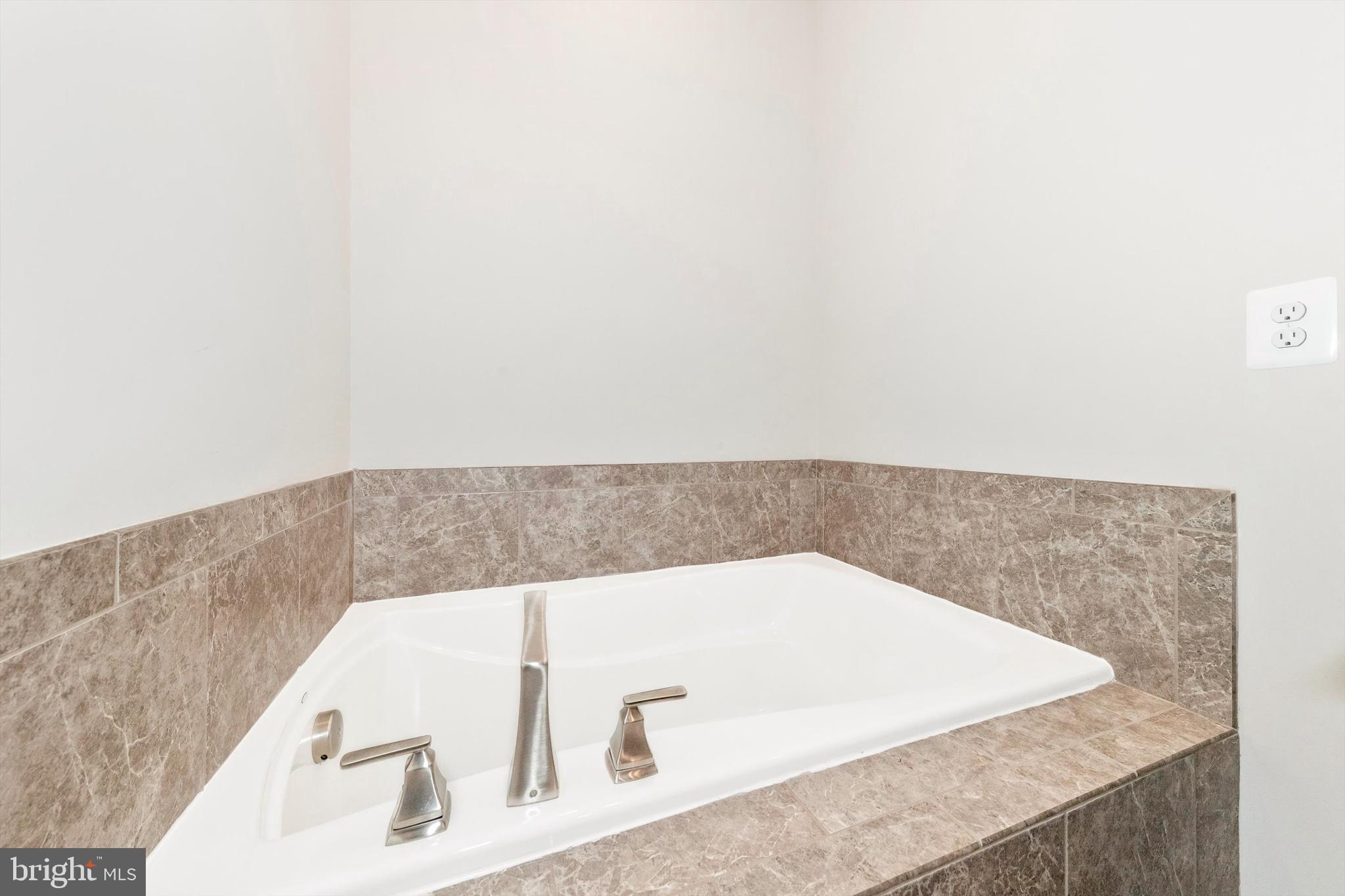11119 Hazelnut Ln