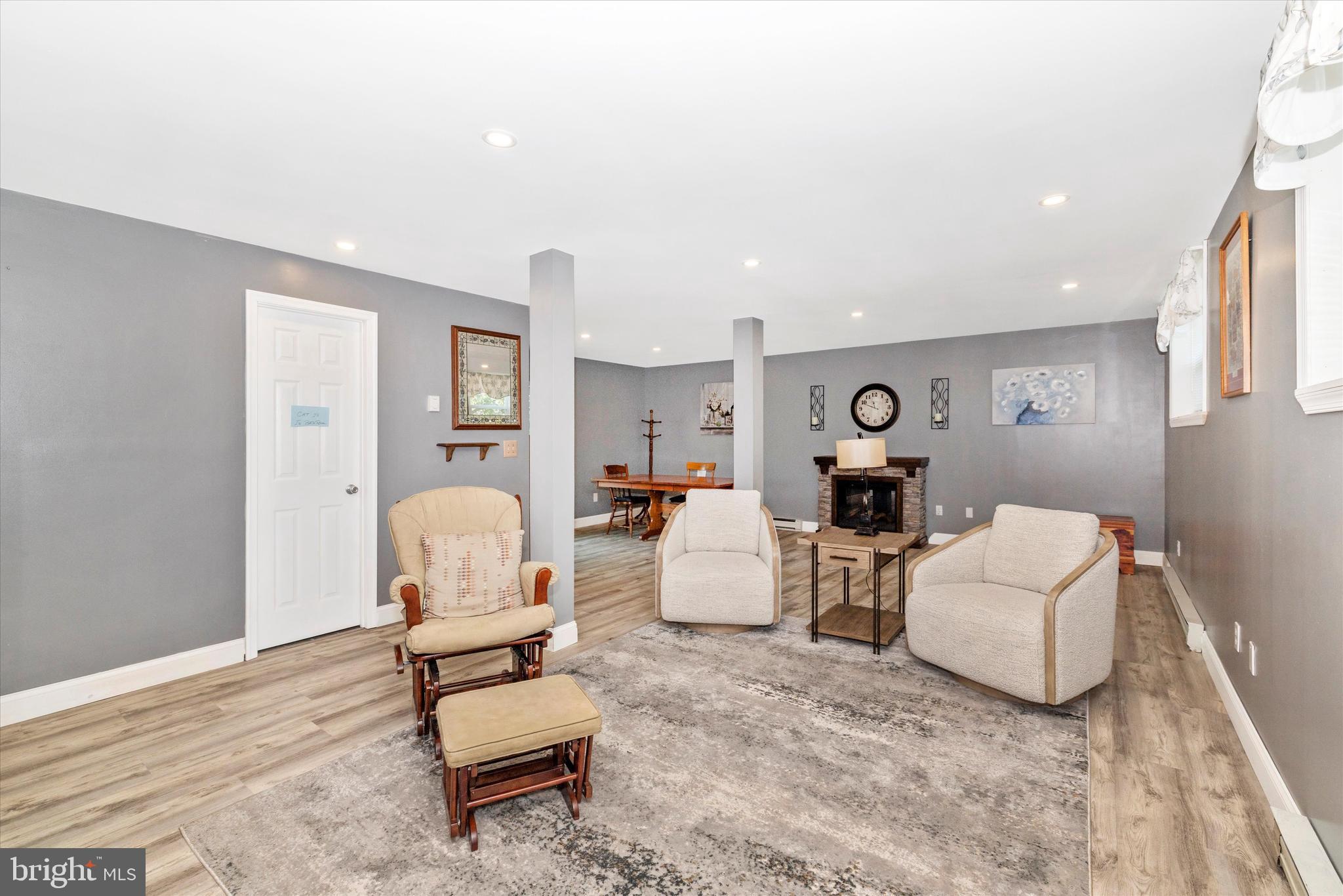 2422 Doubs Ct