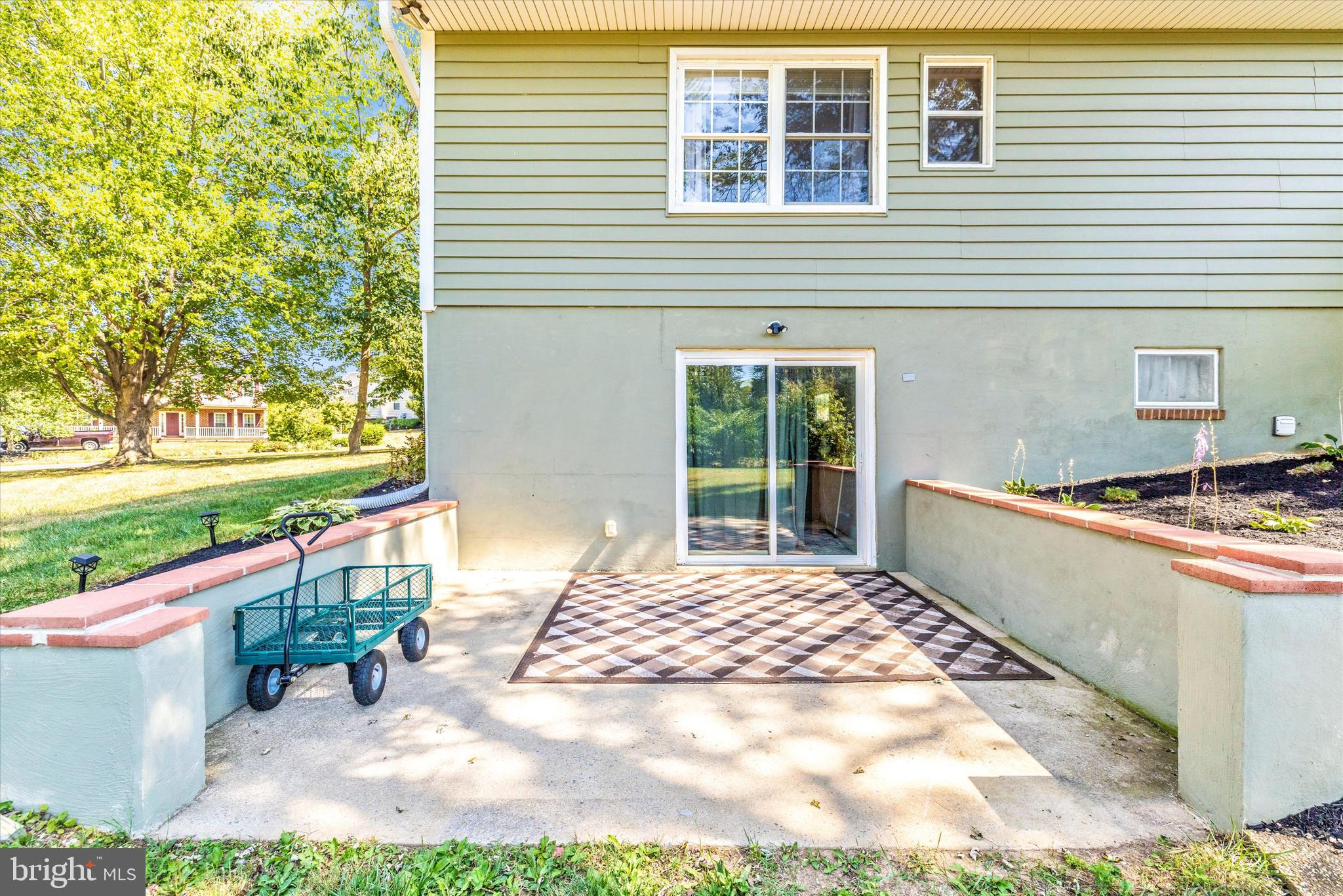 2422 Doubs Ct