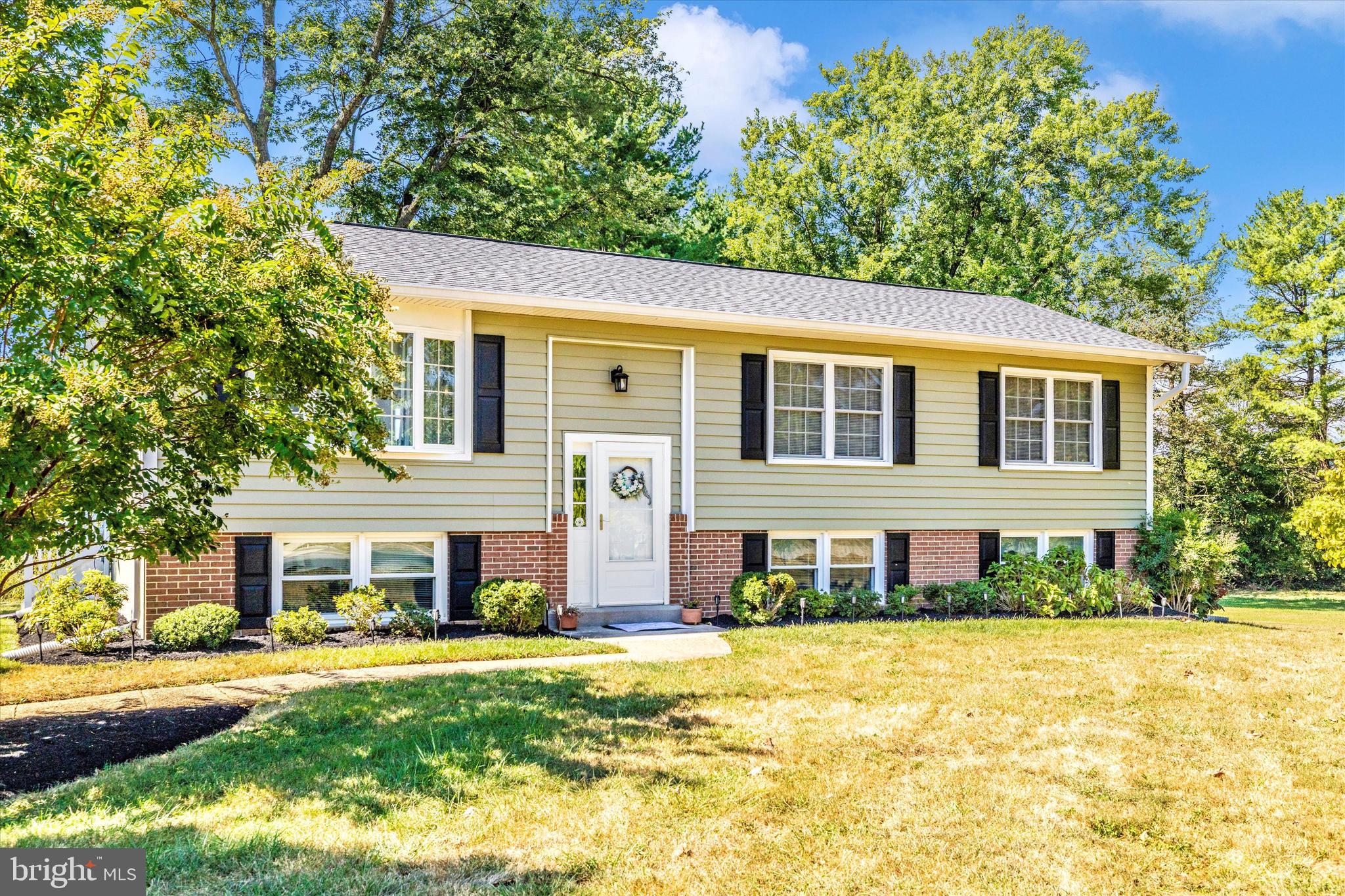 2422 Doubs Ct