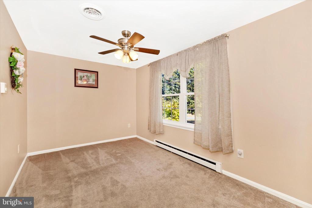 2422 Doubs Ct