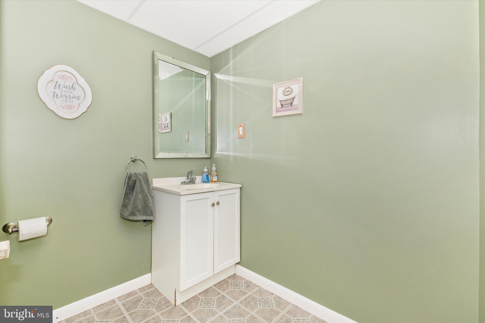 2422 Doubs Ct