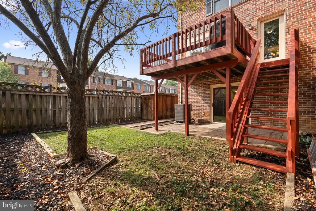 8028 HOLLOW REED COURT