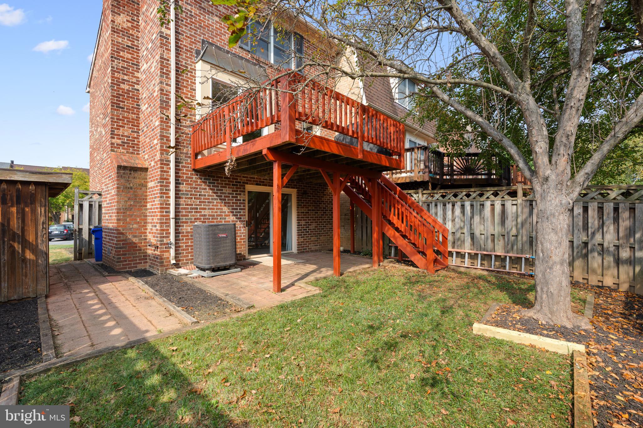 8028 HOLLOW REED COURT