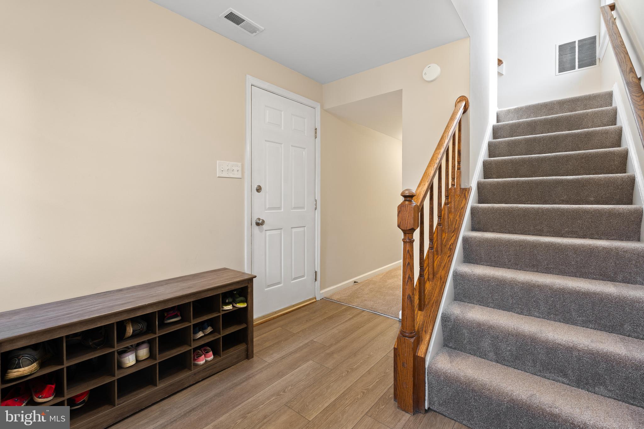 8028 HOLLOW REED COURT