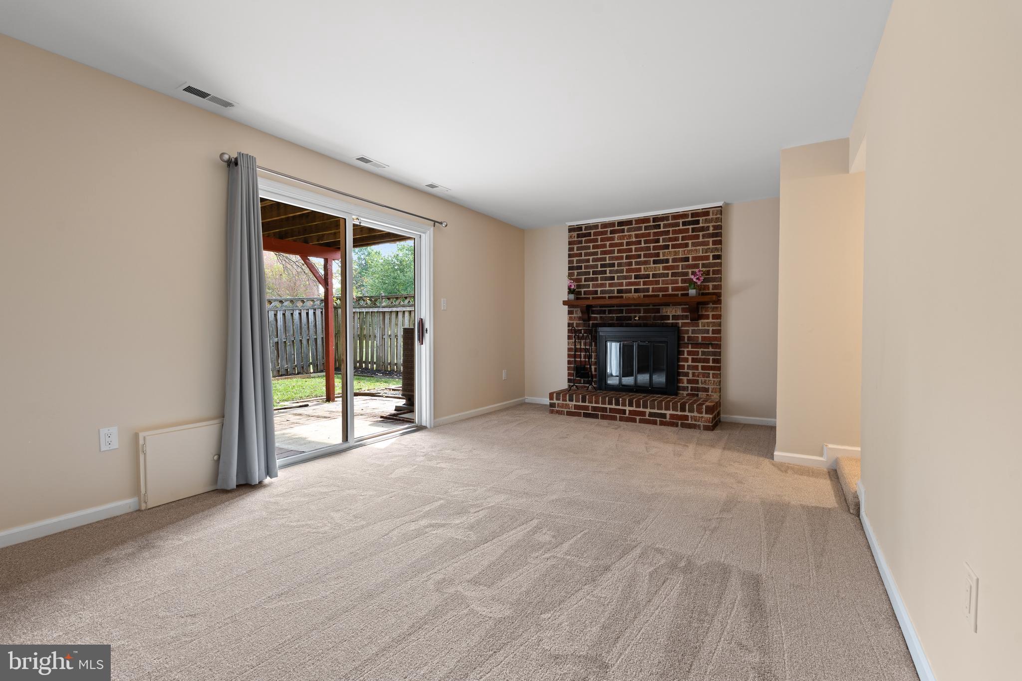 8028 HOLLOW REED COURT