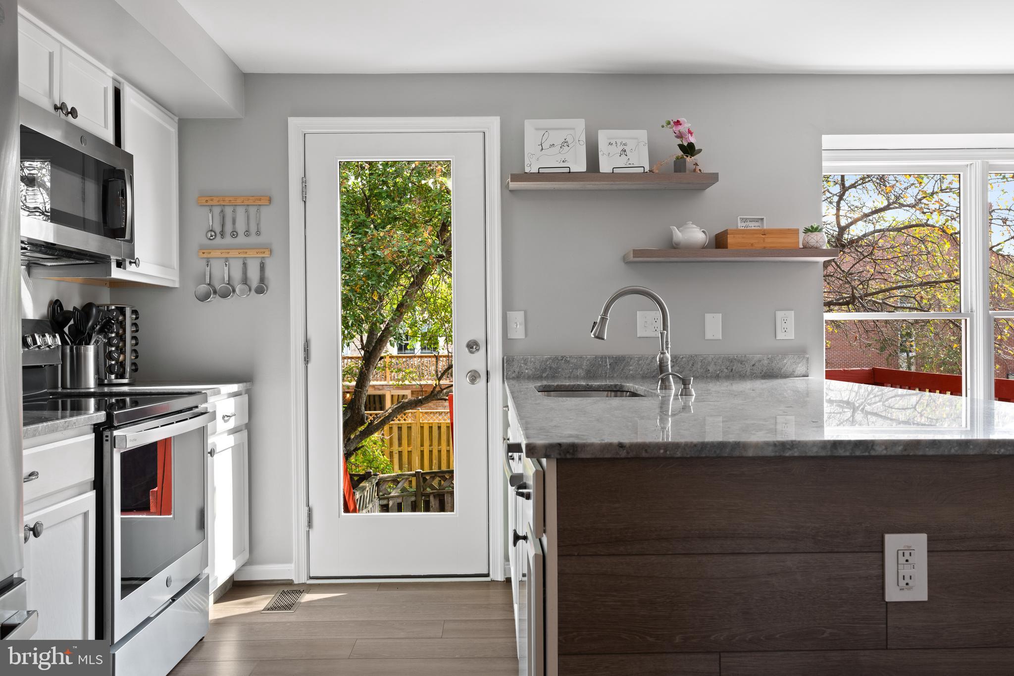 8028 HOLLOW REED COURT