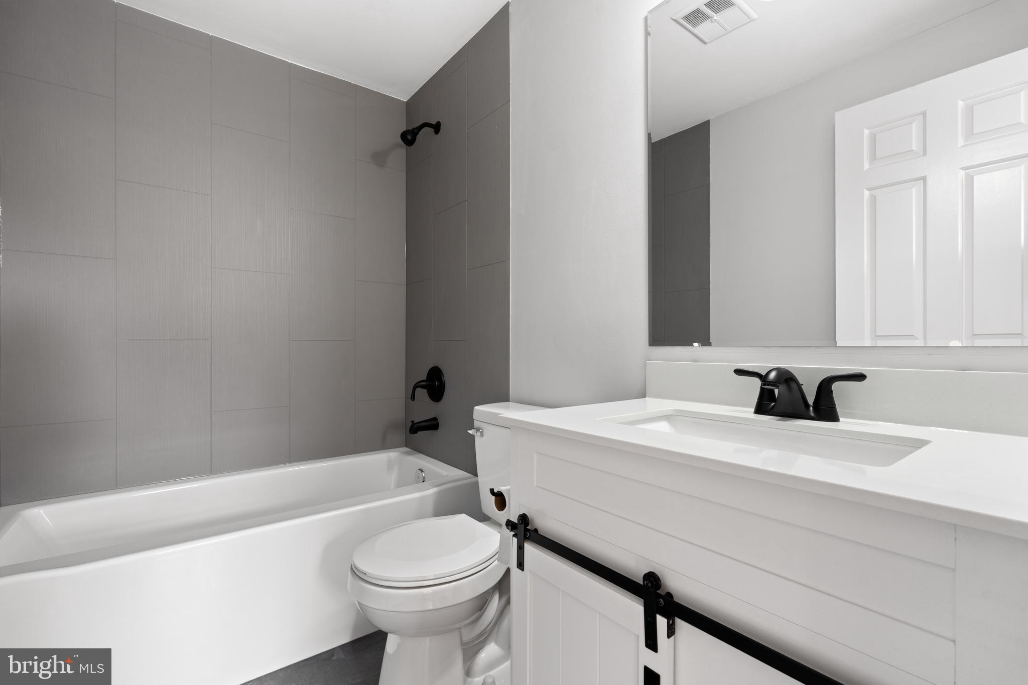 8028 HOLLOW REED COURT