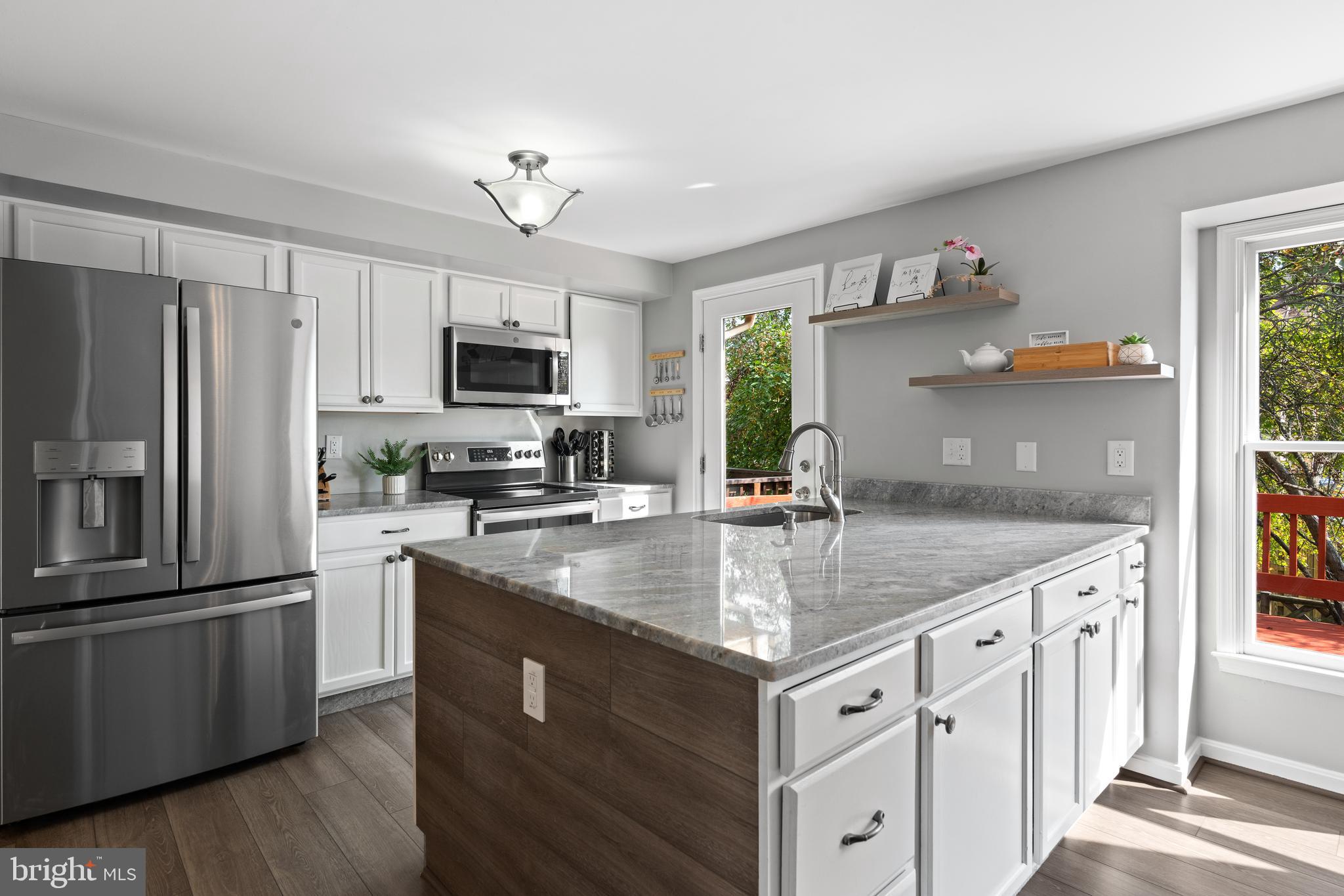 8028 HOLLOW REED COURT