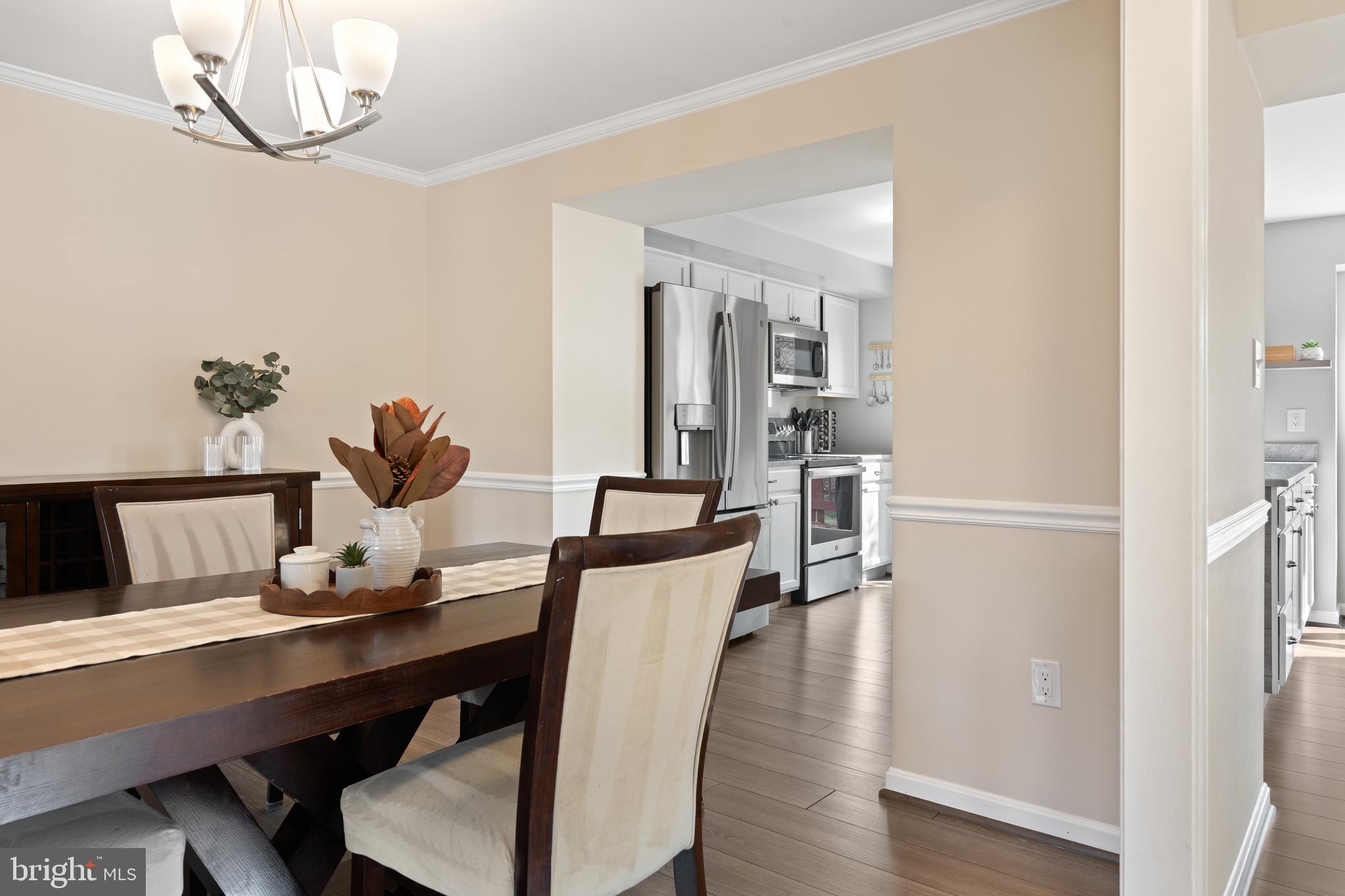 8028 HOLLOW REED COURT