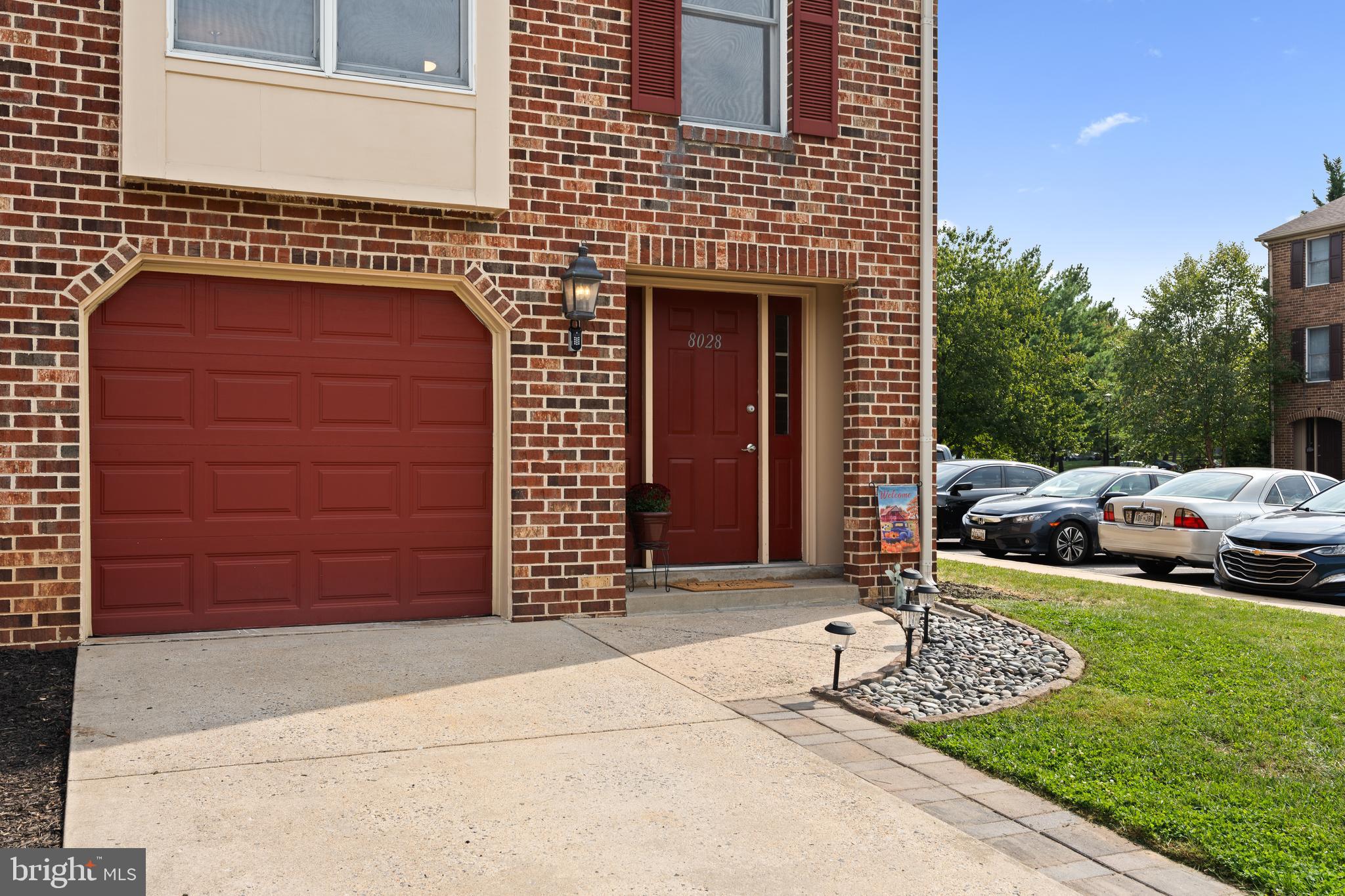 8028 HOLLOW REED COURT