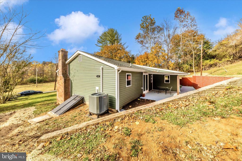 2802 MONUMENT ROAD