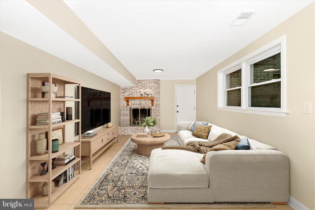 8116 BROADVIEW DRIVE