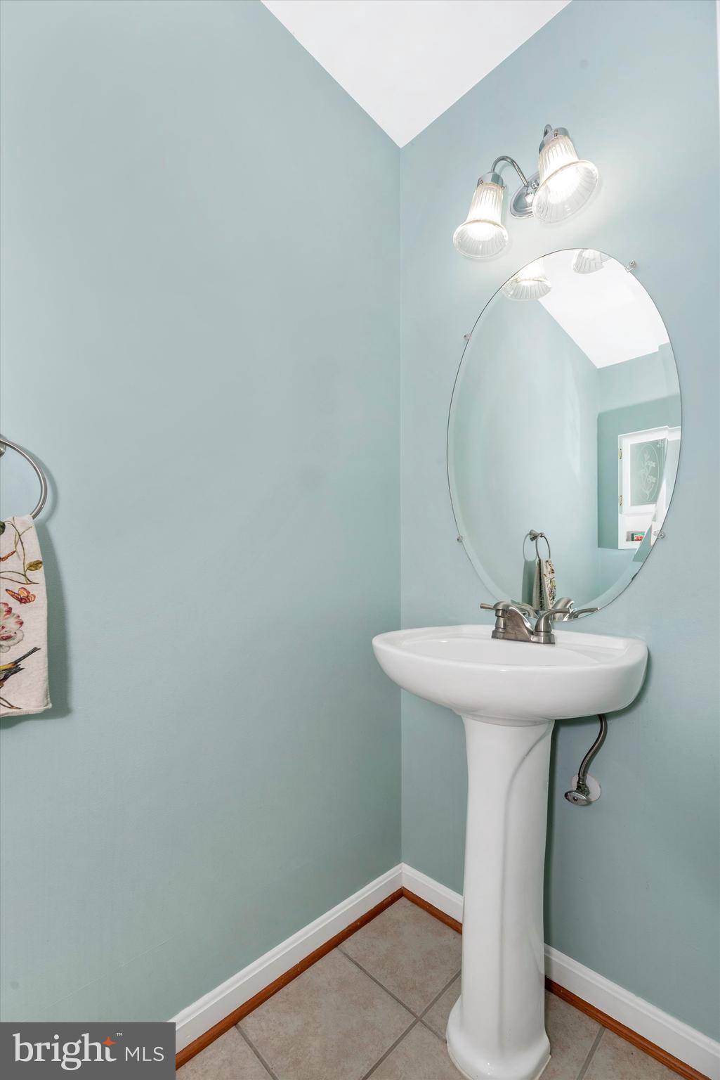 617 HOLLOWSTONE ROAD