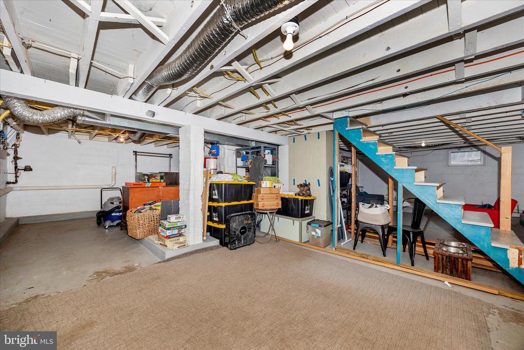 2 E 14TH STREET