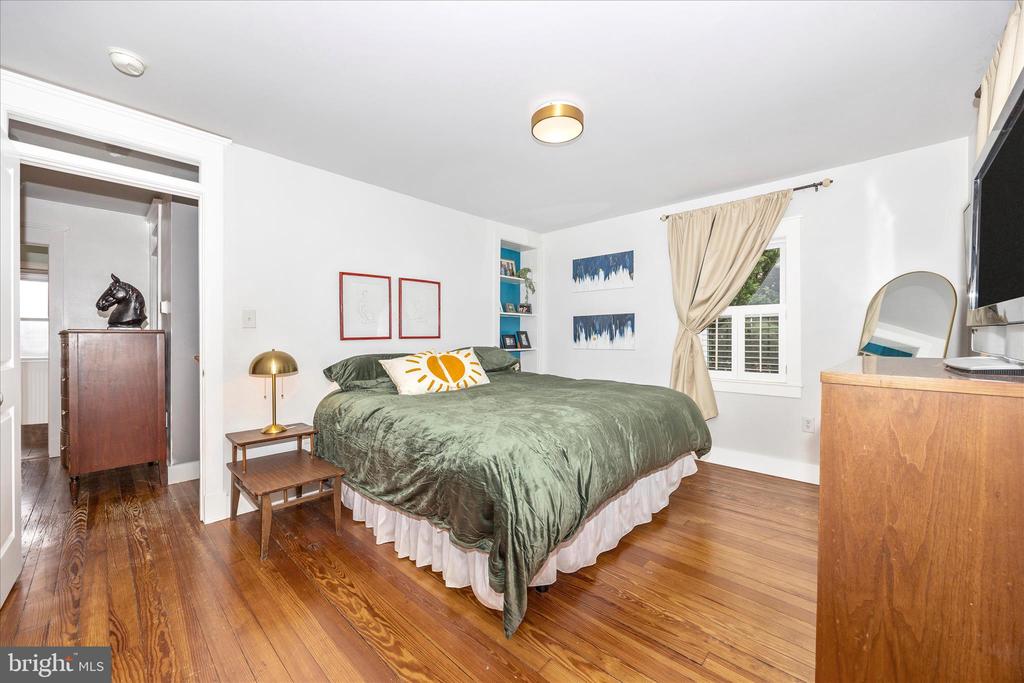 2 E 14TH STREET