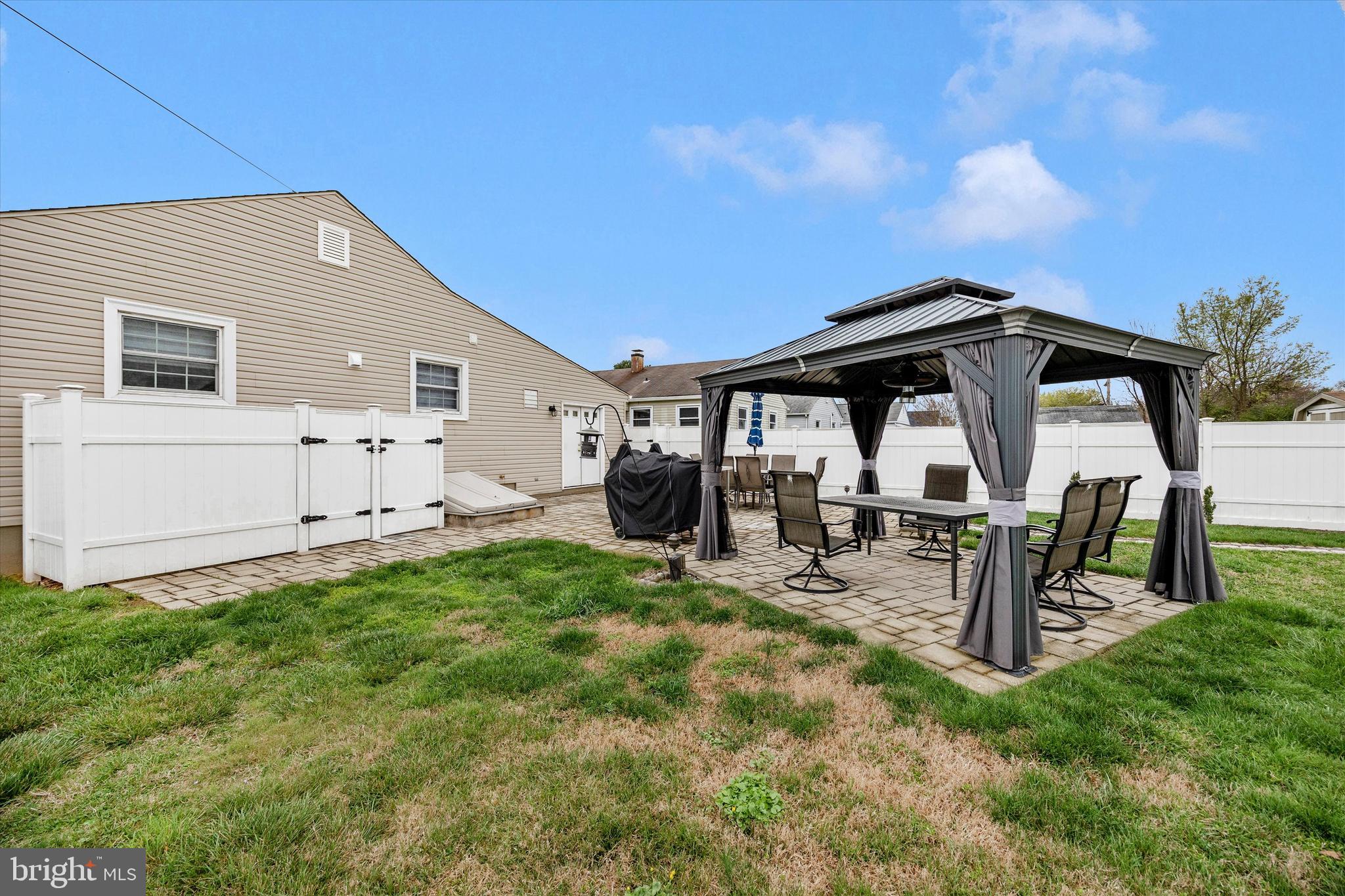307 REDWOOD AVENUE