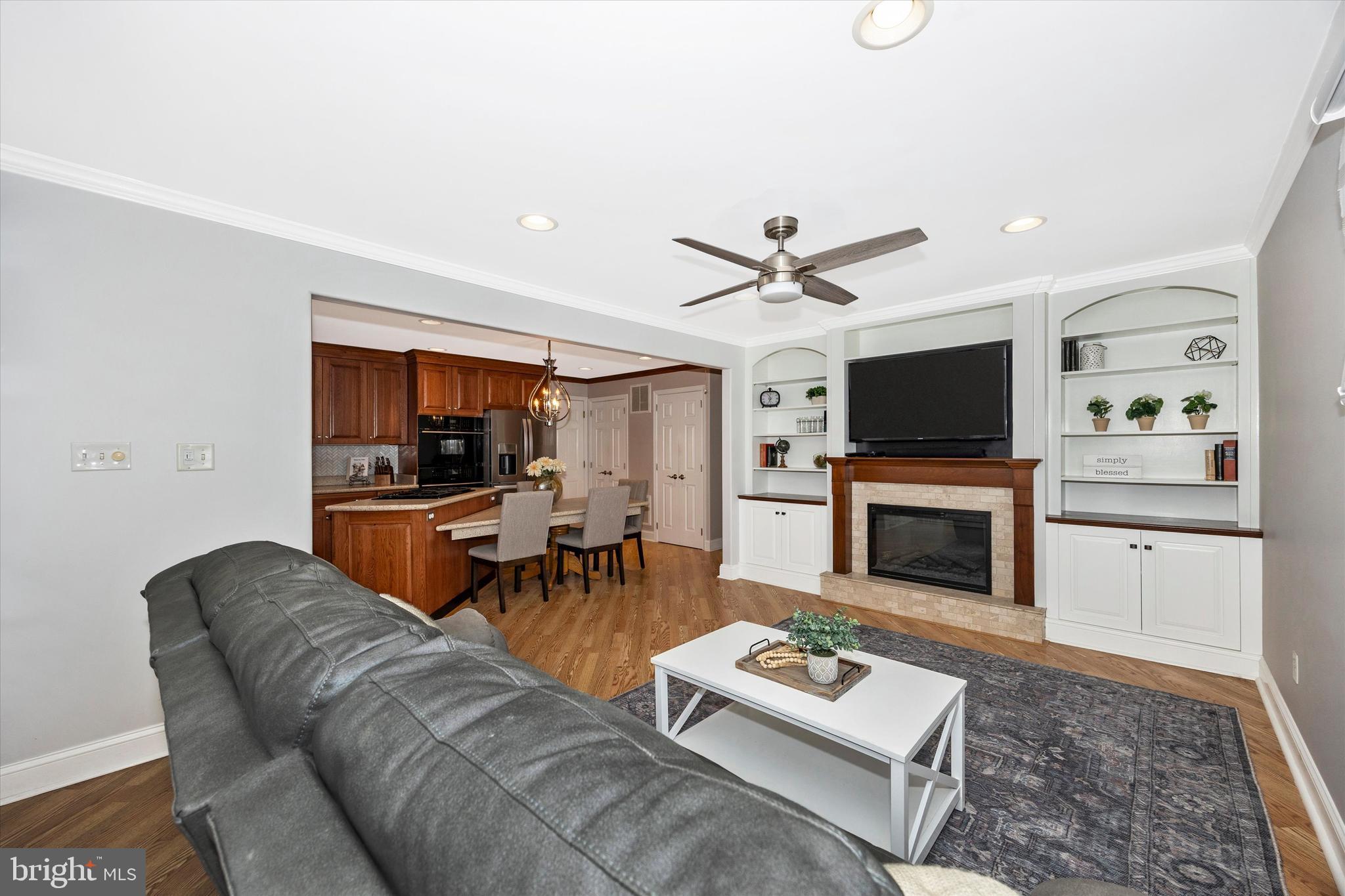 307 REDWOOD AVENUE