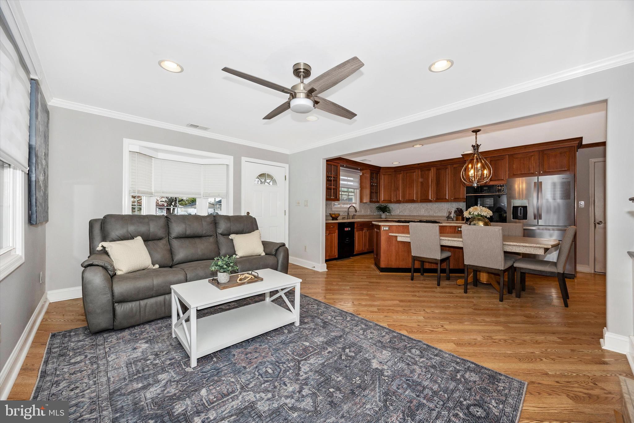 307 REDWOOD AVENUE