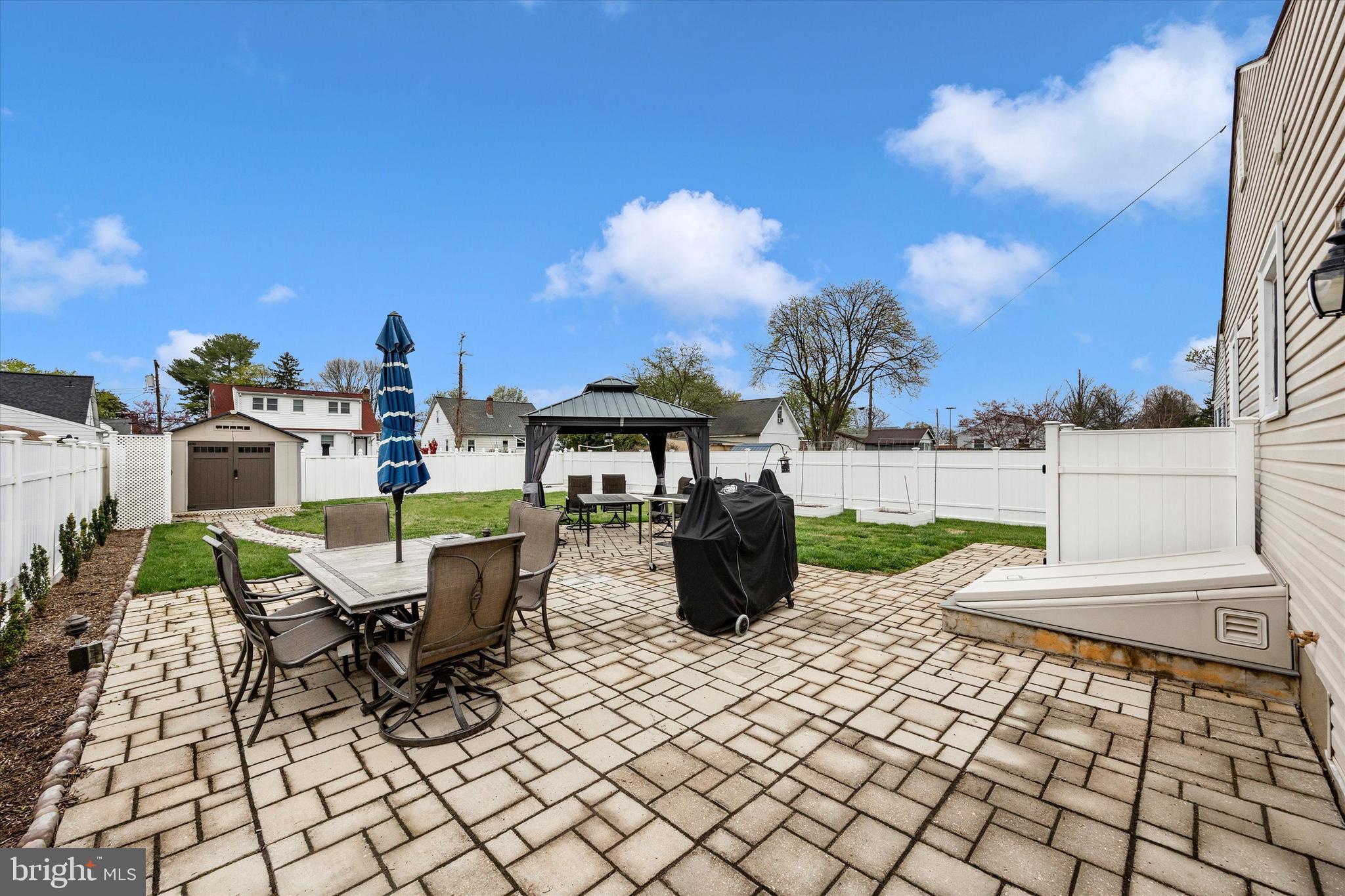 307 REDWOOD AVENUE