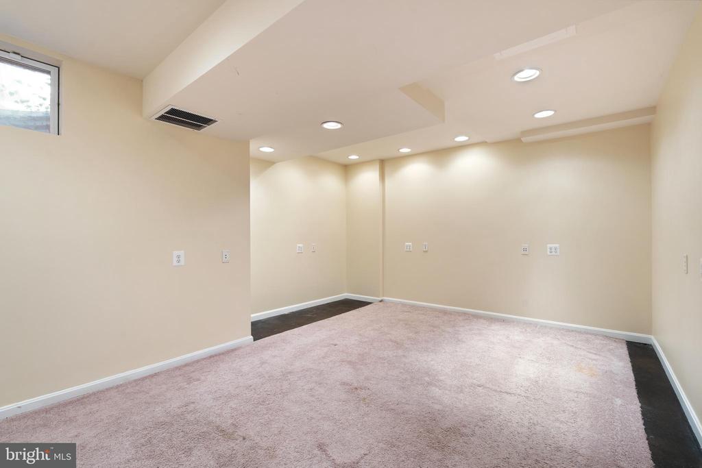 801 DUNBROOKE COURT