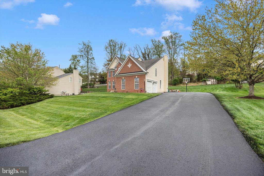 5867 WINTER OAKS PLACE