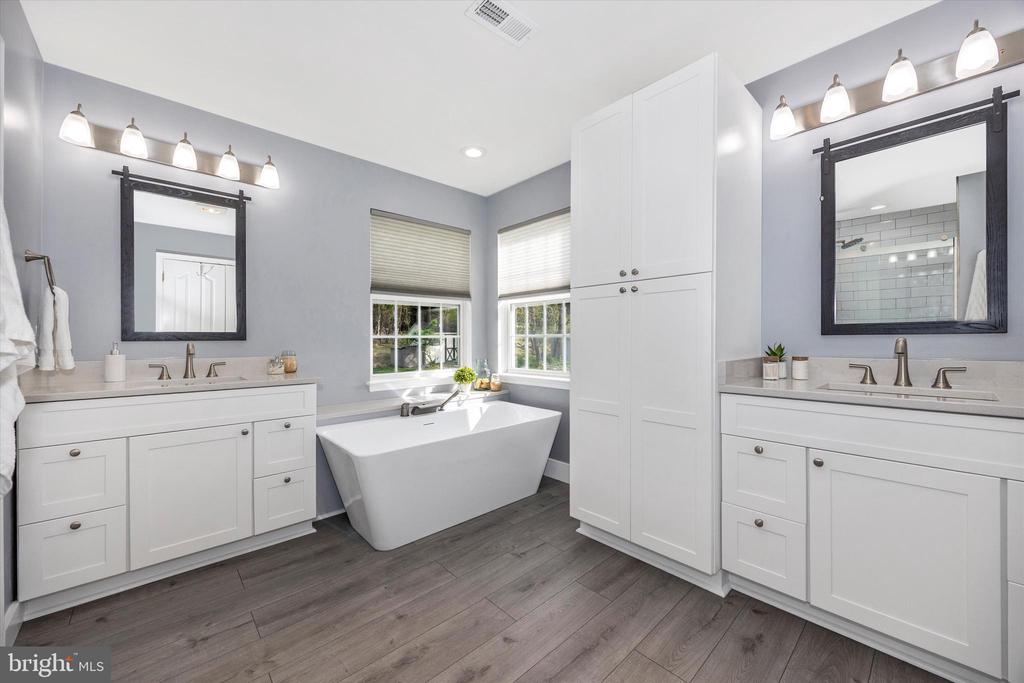 5867 WINTER OAKS PLACE