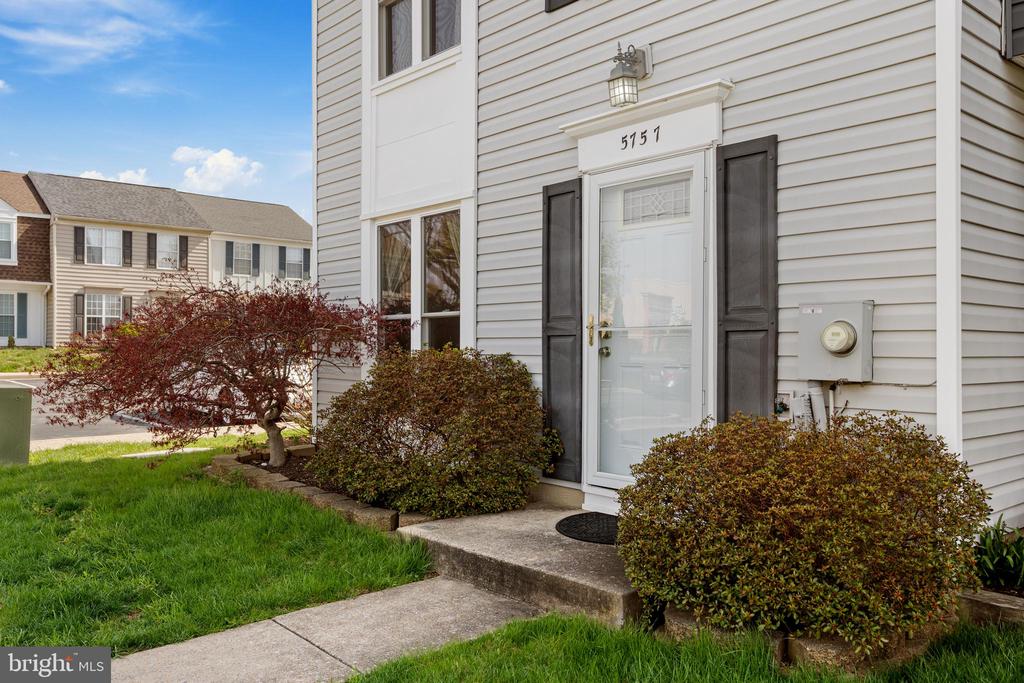 5757 SUNSET VIEW LANE