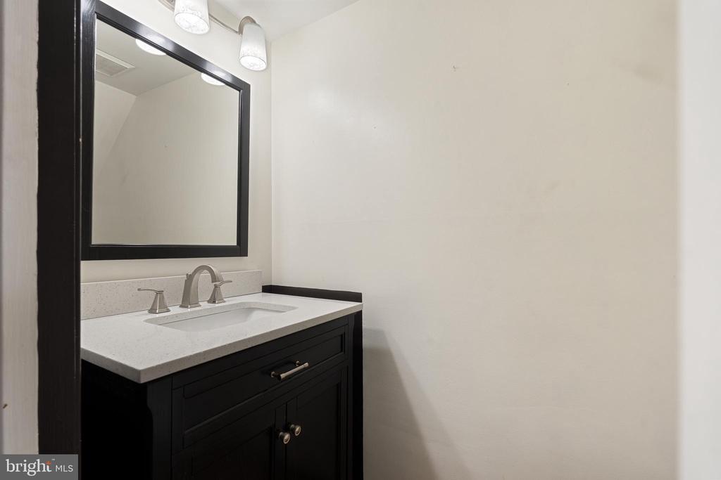 5757 SUNSET VIEW LANE