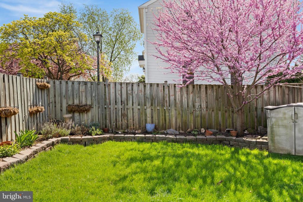 5757 SUNSET VIEW LANE