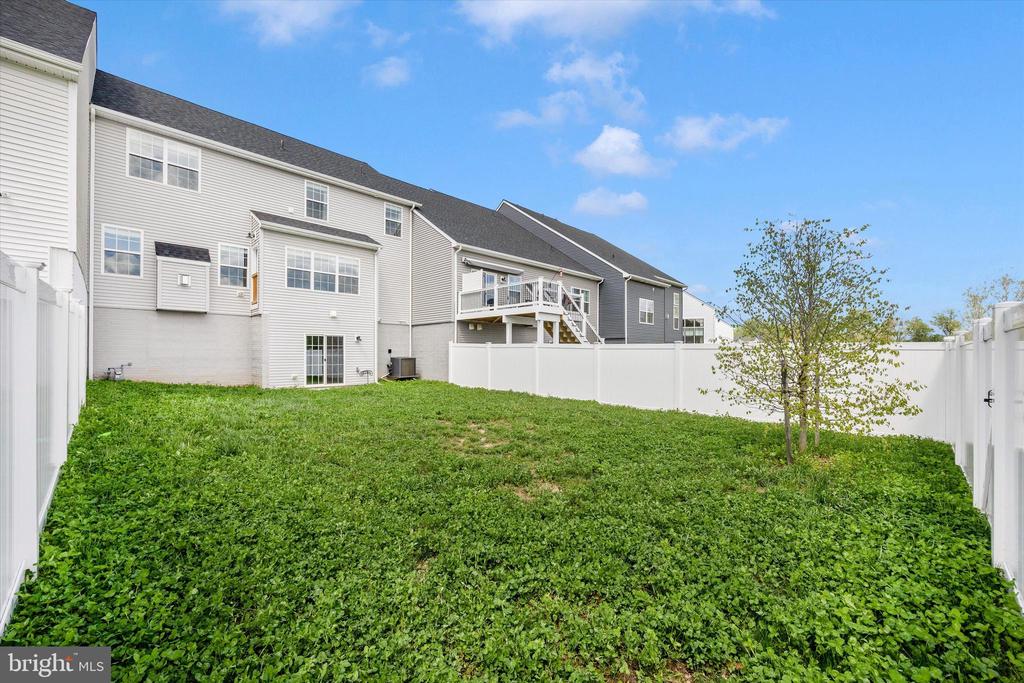 2916 FENCE BUSTER CT