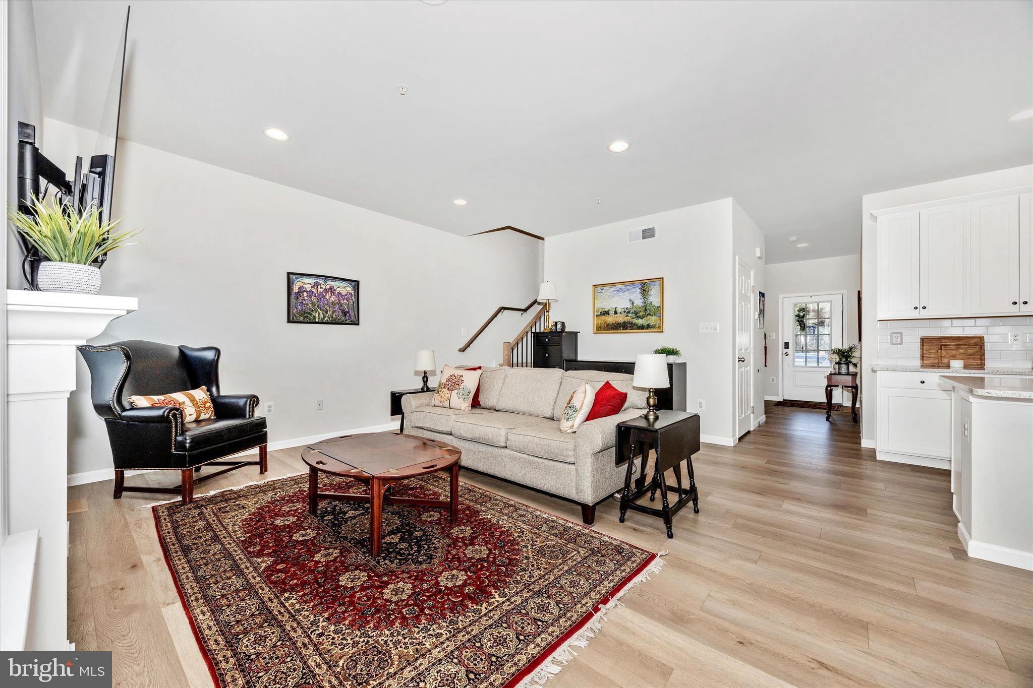 2916 FENCE BUSTER CT