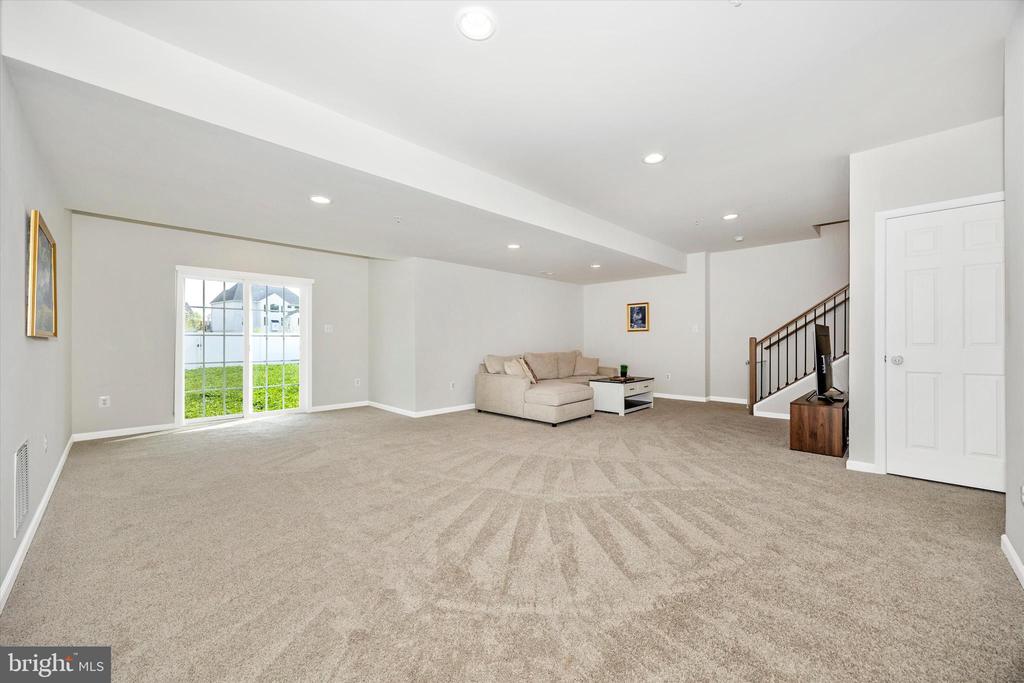 2916 FENCE BUSTER CT