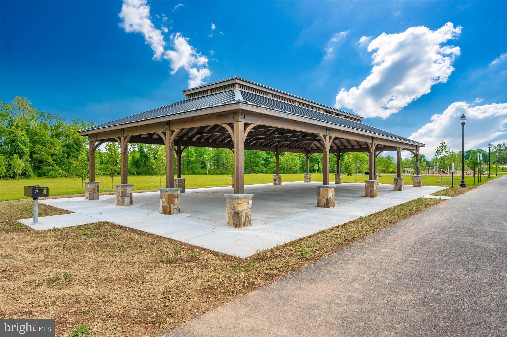 2916 FENCE BUSTER CT