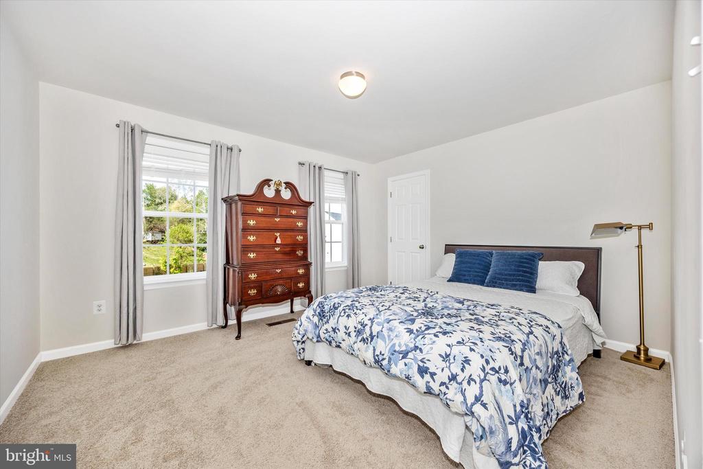 2916 FENCE BUSTER CT