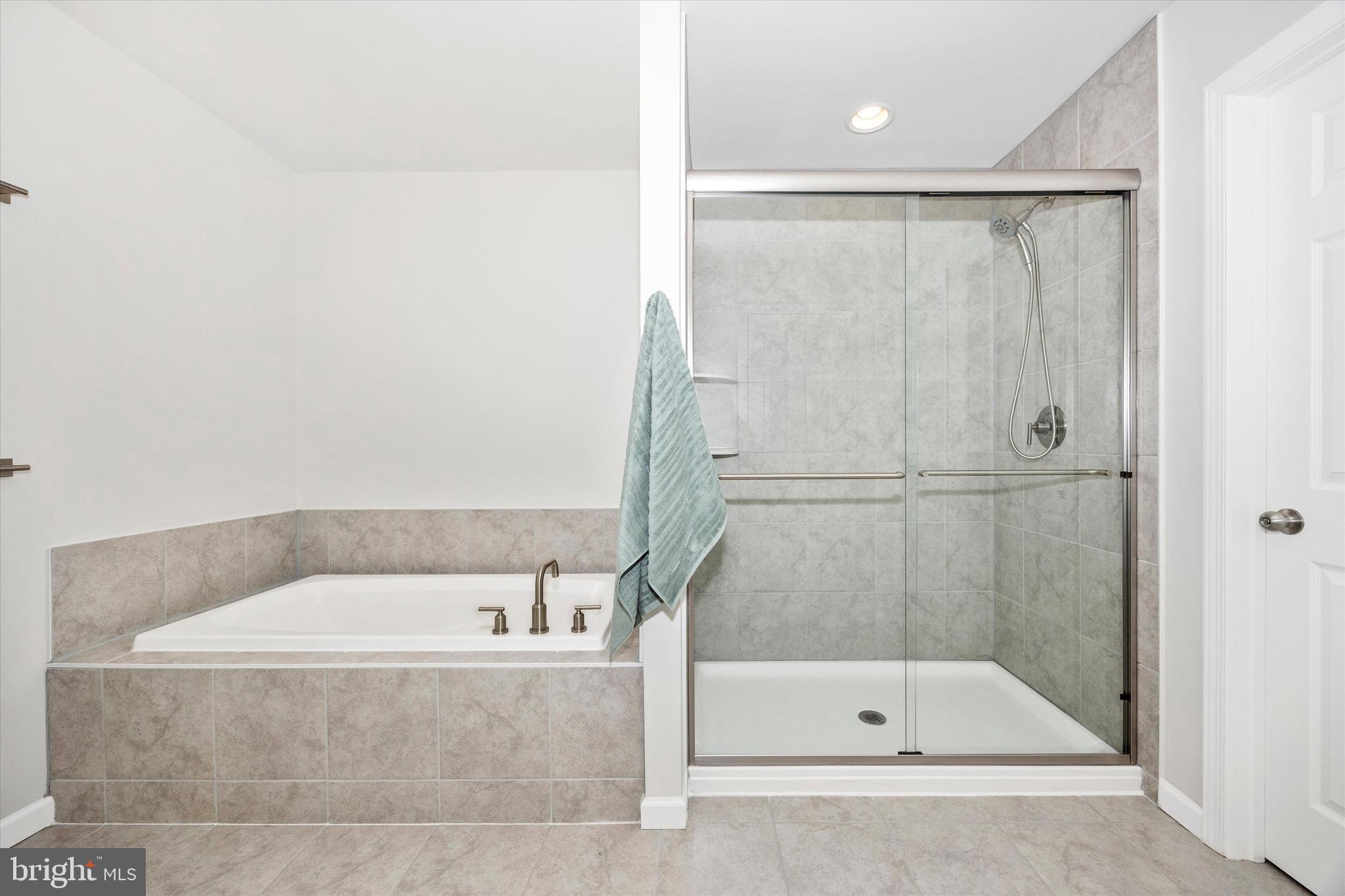 2916 FENCE BUSTER CT