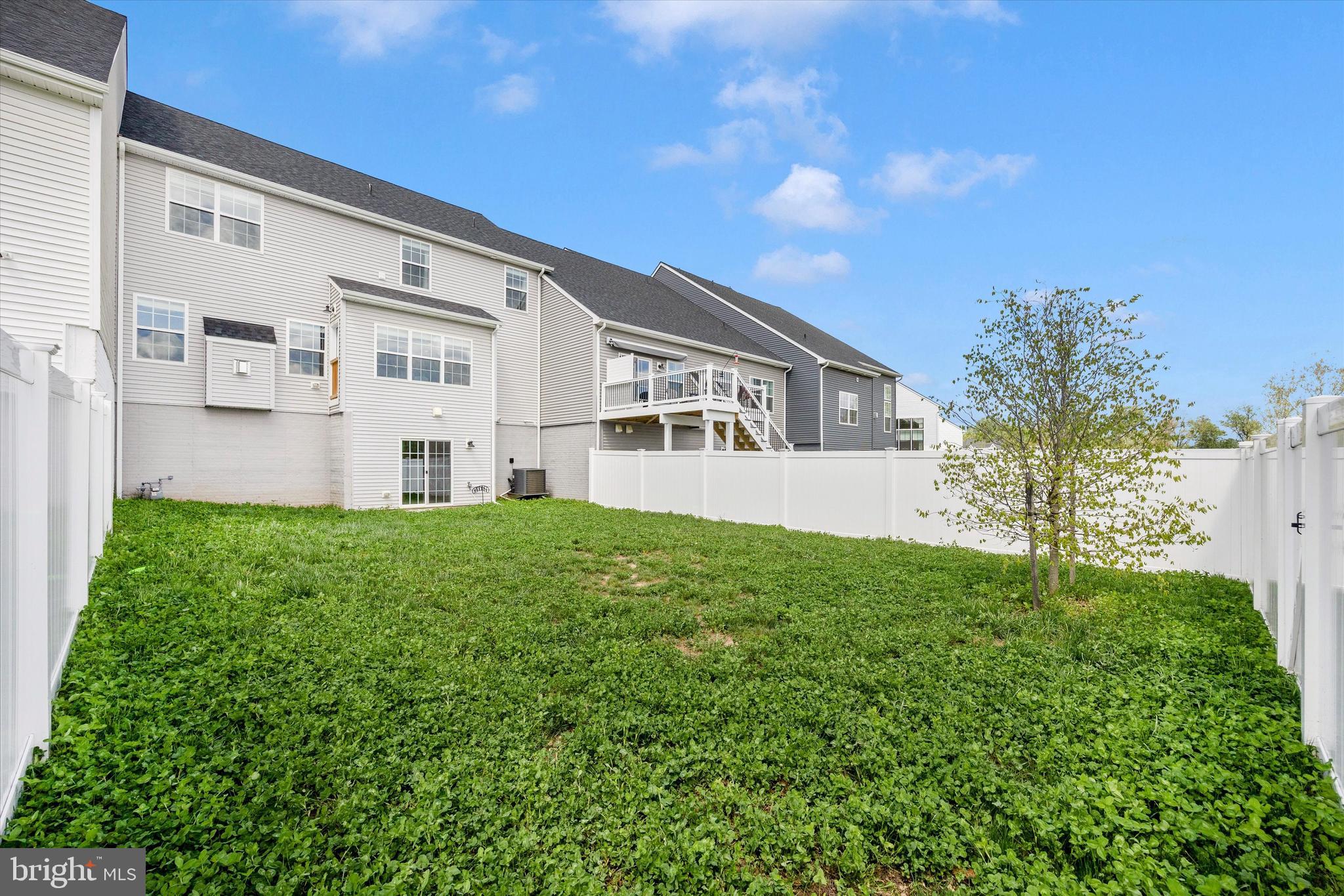 2916 FENCE BUSTER CT