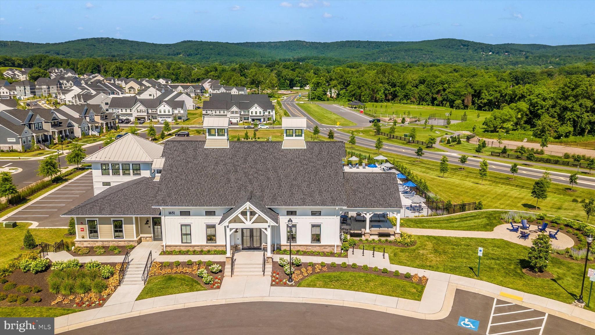 2916 FENCE BUSTER CT