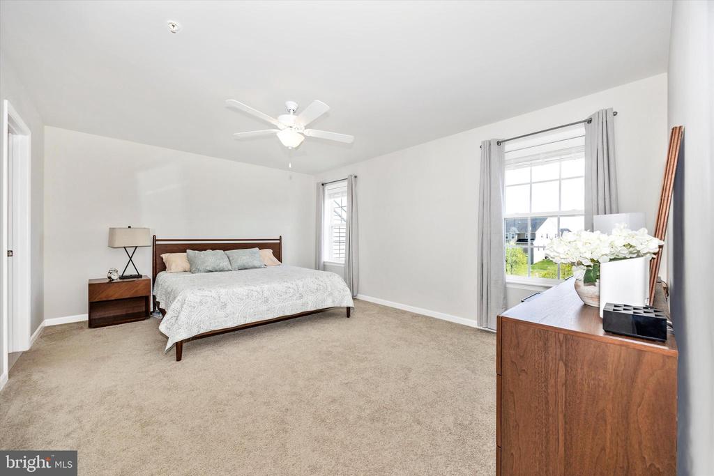 2916 FENCE BUSTER CT