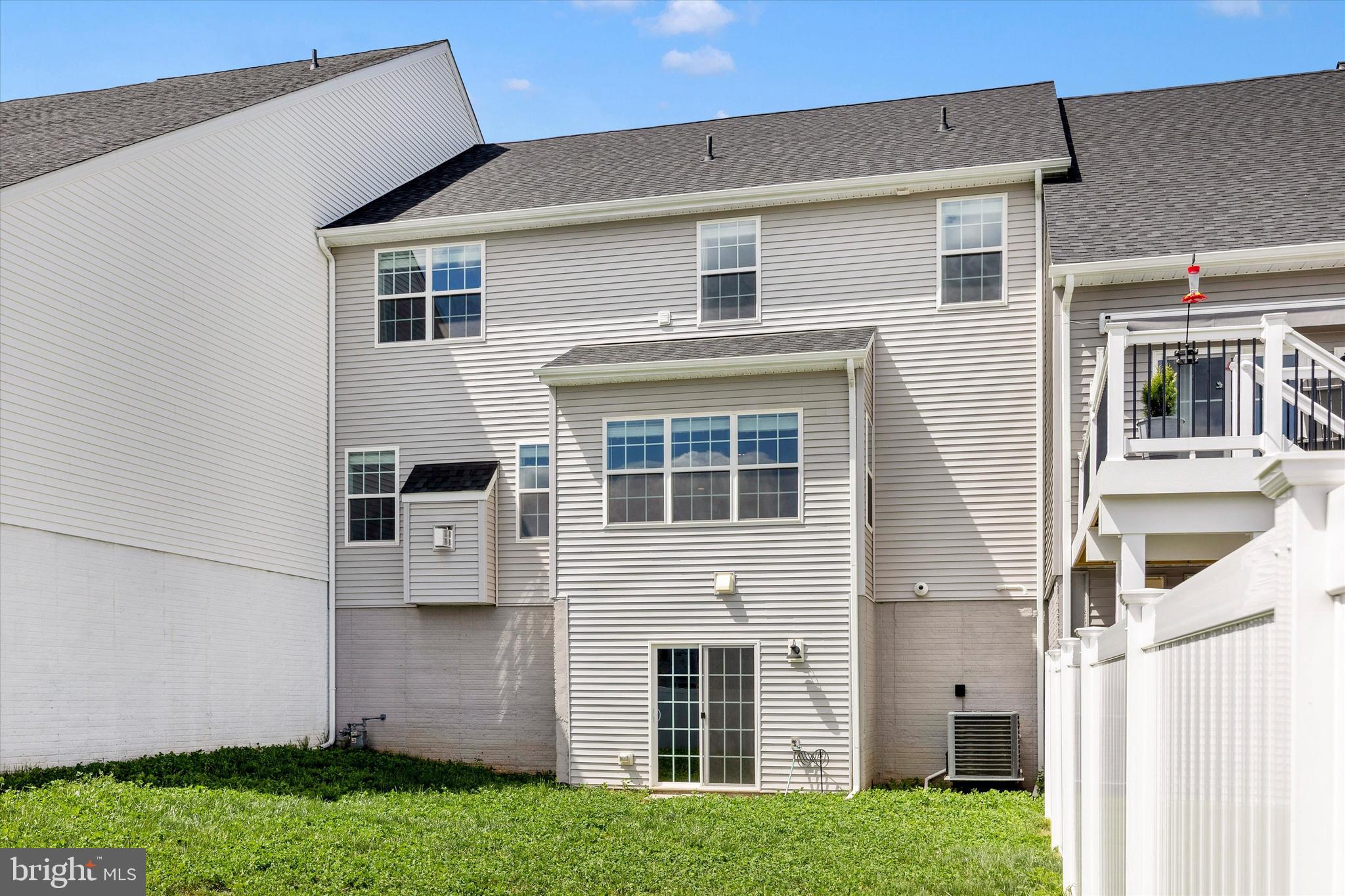 2916 FENCE BUSTER CT