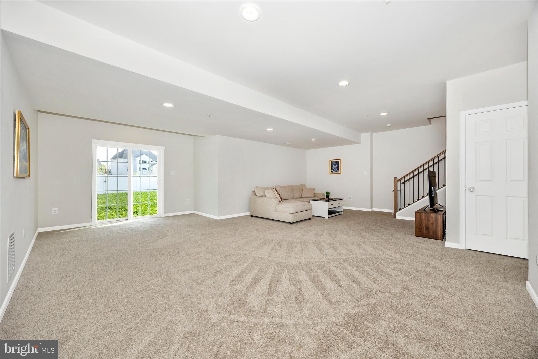 2916 FENCE BUSTER CT