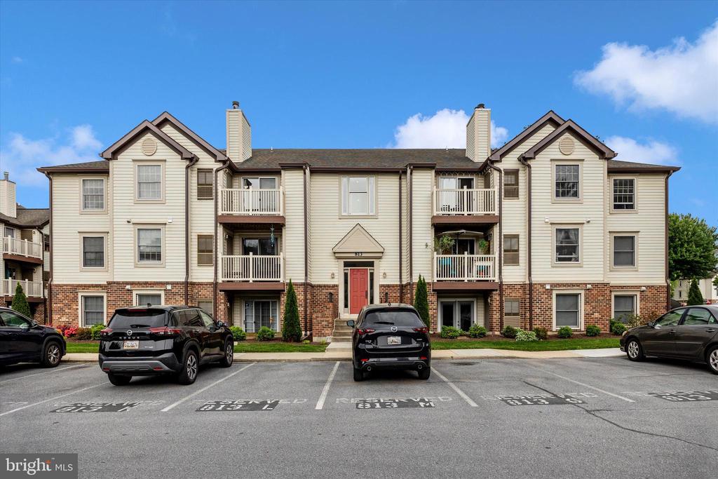 813 STRATFORD WAY J
