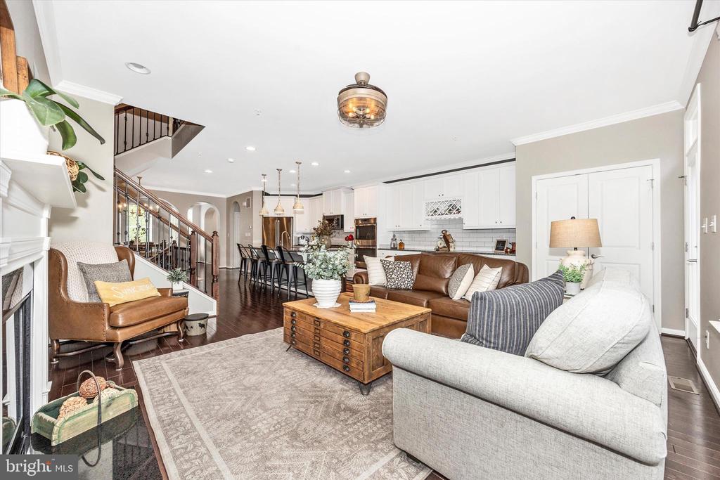 6943 COUNTRY CLUB TERRACE